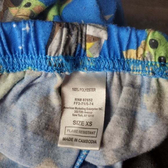 Baby Yoda Boys Pajamas Star Wars The Mandalorian Shirt Shorts Set Size XS EUC - Picture 5 of 9